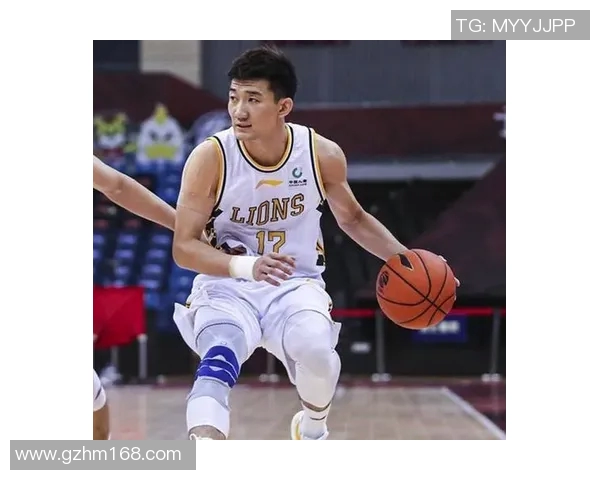 孙铭徽:从青年才俊到篮球赛场的领军人物之路探索与成长 孙铭徽:从青年才俊到篮球赛场的领军人物之路探索与成长