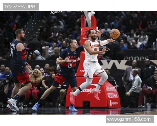 热火与纽约尼克斯激战正酣球迷期待精彩对决与绝妙表现 热火与纽约尼克斯激战正酣球迷期待精彩对决与绝妙表现